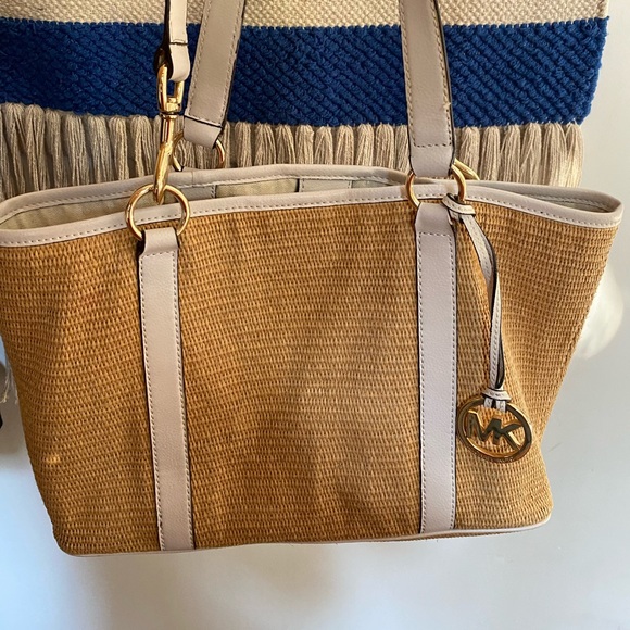 Michael Kors tote - Picture 1 of 3